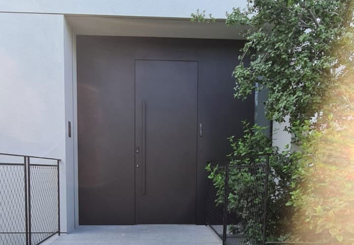 יעקב חזן - דלתות פאר